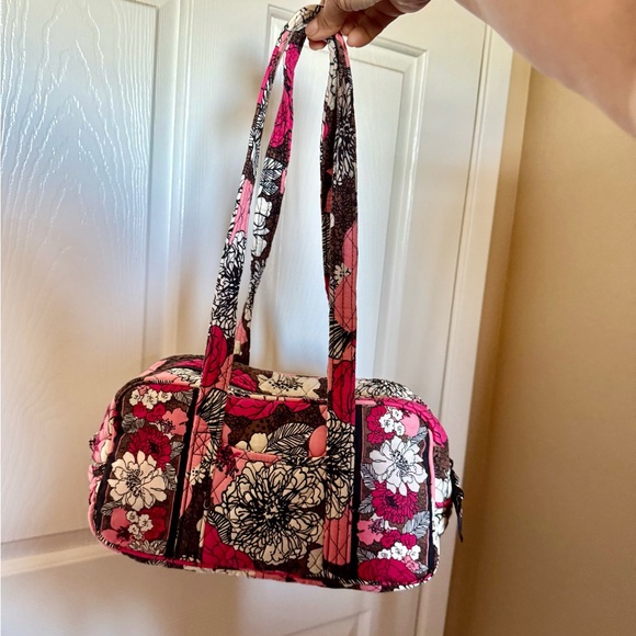 Like new Vera Bradley Floral Fabric Shoulder Bag Lightweight & Washable! - Picture 5 of 17
